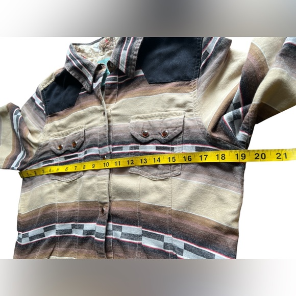 Tasha Polizzi Colt 44 Western Pearl Snap Shirt Womens Size M Cotton Aztec Stripe - Picture 5 of 5